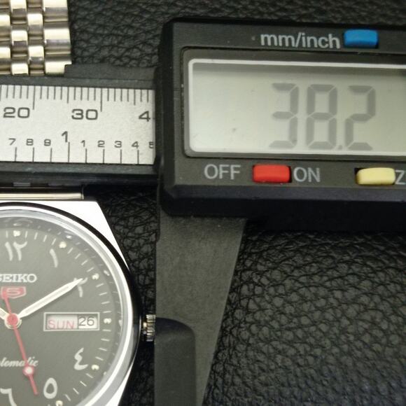 Vintage 1980 Seiko Automatic Mens Silver Watch W/daydate & Arabic accents - Picture 7 of 10